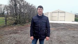 « Le seigle a l’avantage d’étouffer les adventices et de produire plus de paille que le blé, mais le débouché manque », indique Joseph Bellet. © Marjorie Lambert « Le seigle a l’avantage d’étouffer les adventices et de produire plus de paille que le blé, mais le débouché manque », indique Joseph Bellet. © Marjorie Lambert